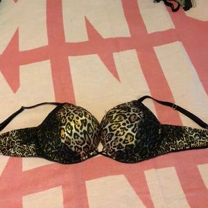 Victoria’s Secret bombshell bra